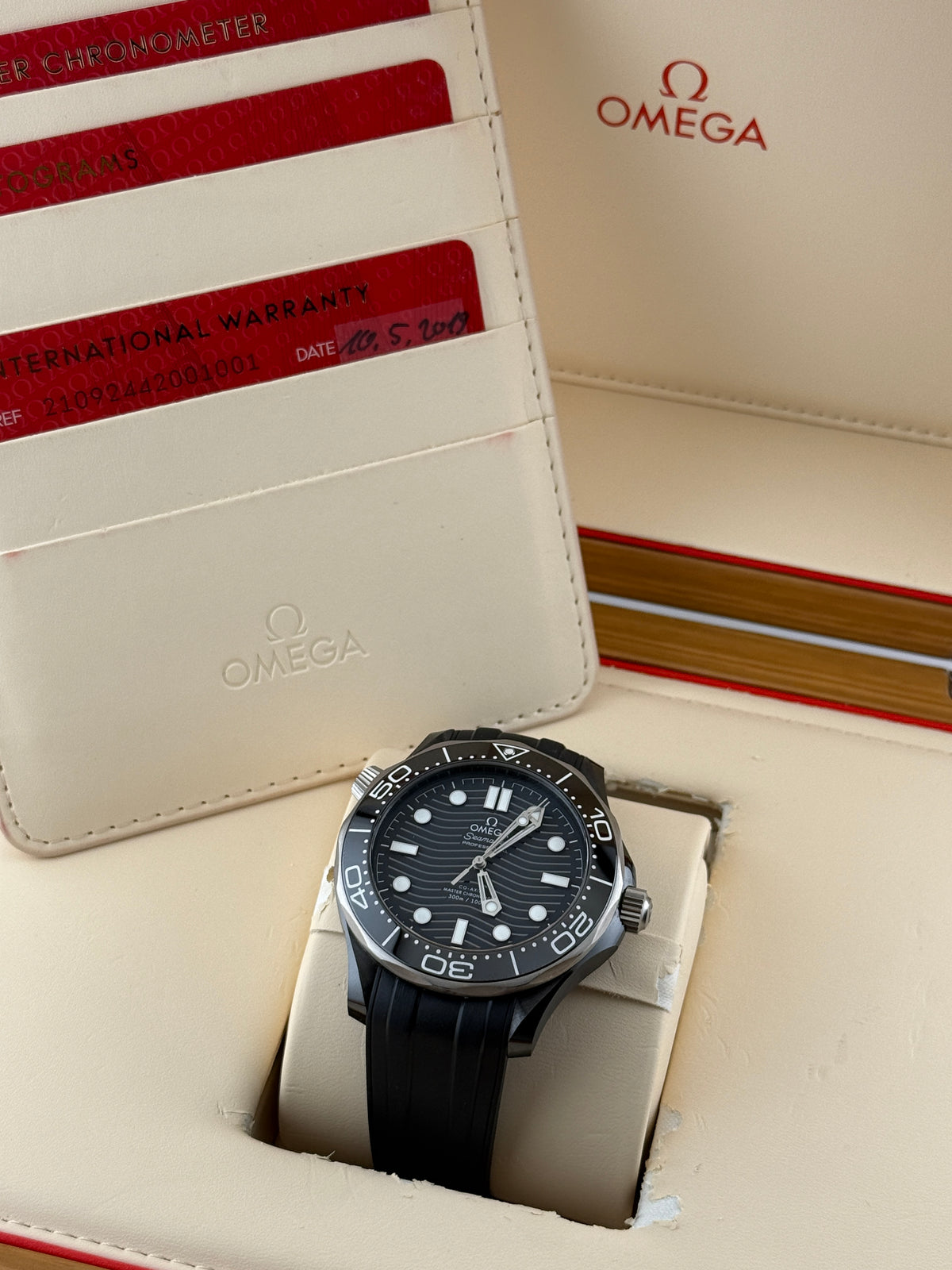 Omega Seamaster 300M 43.5mm Ceramic 210.92.44.20.01.001
