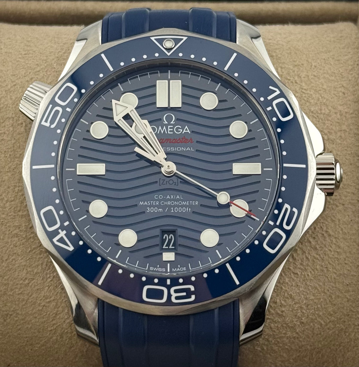 Omega Seamaster 300M 210.32.42.20.03.001