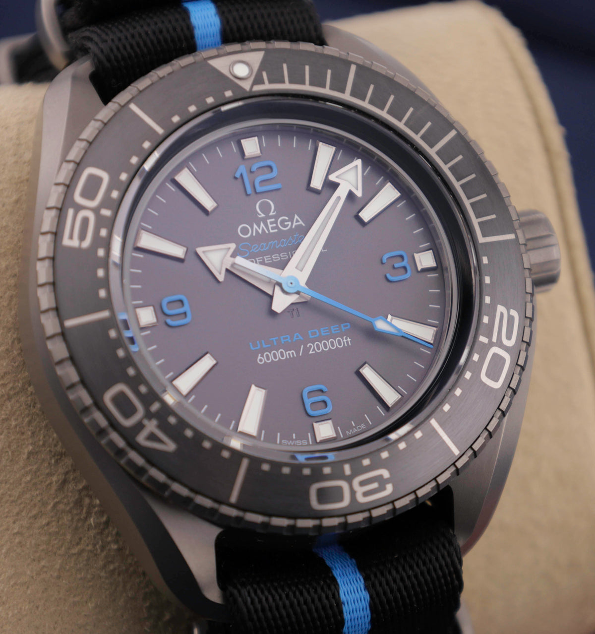 Omega Seamaster Planet Ocean 6000M 215.92.46.21.01.001