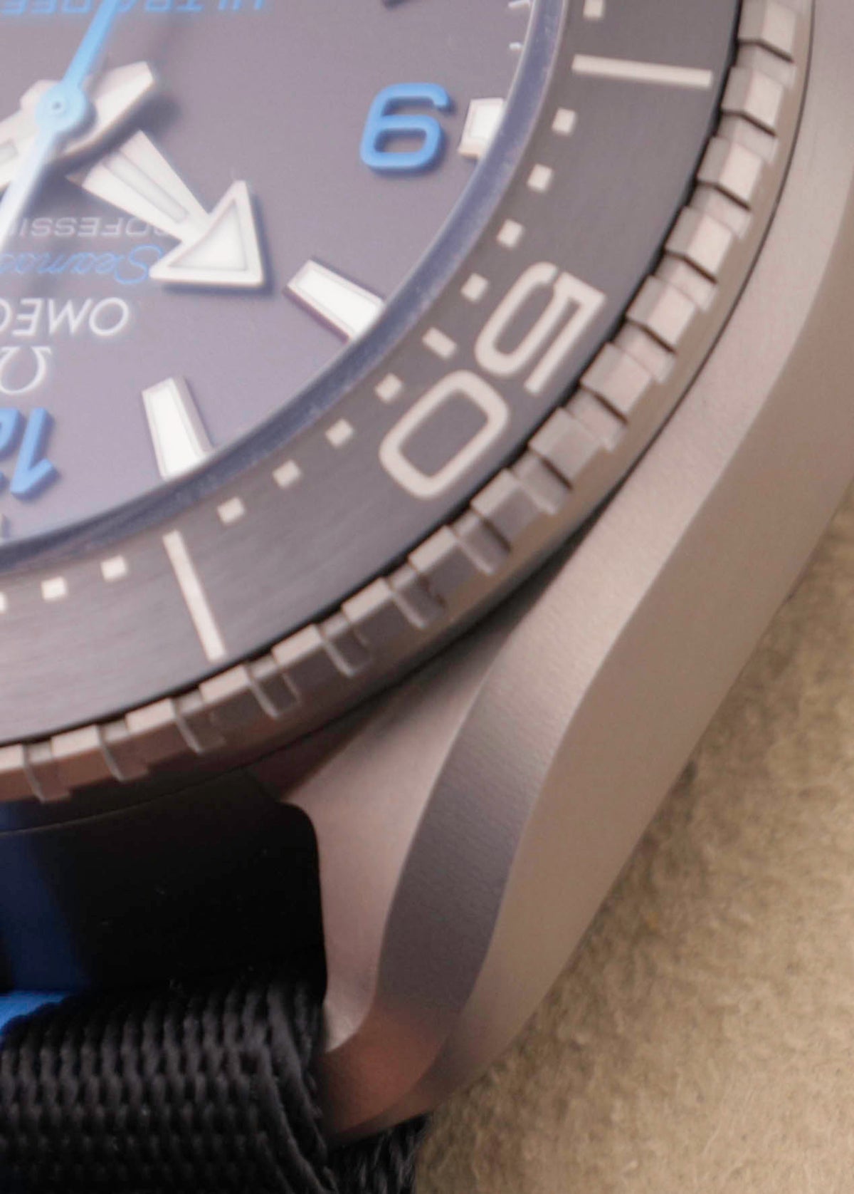 Omega Seamaster Planet Ocean 6000M 215.92.46.21.01.001