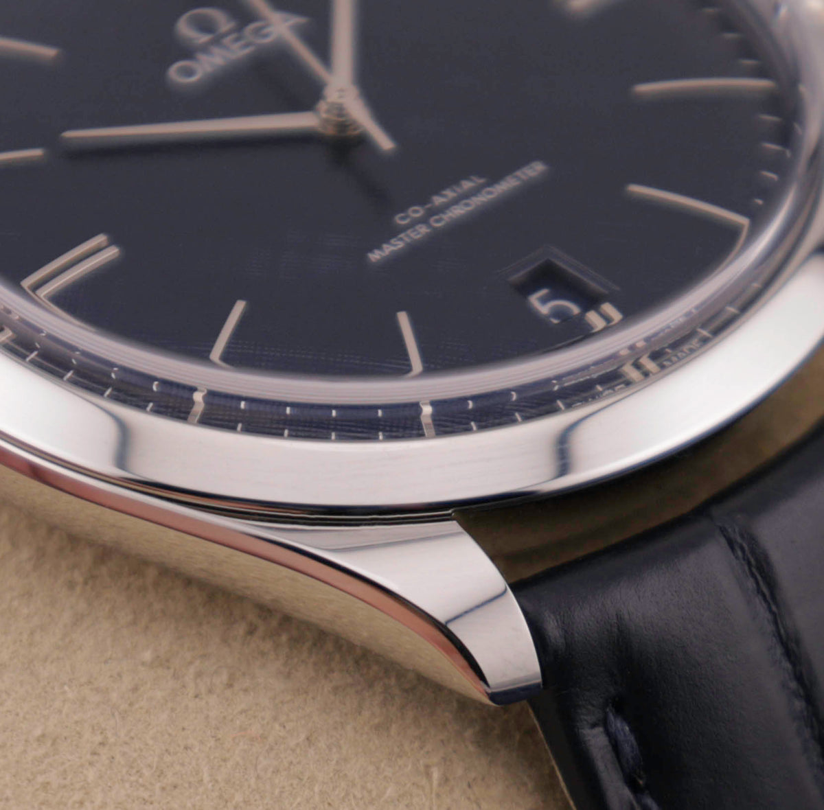 Omega De Ville Trésor "Blue Linen" 435.13.40.21.03.001