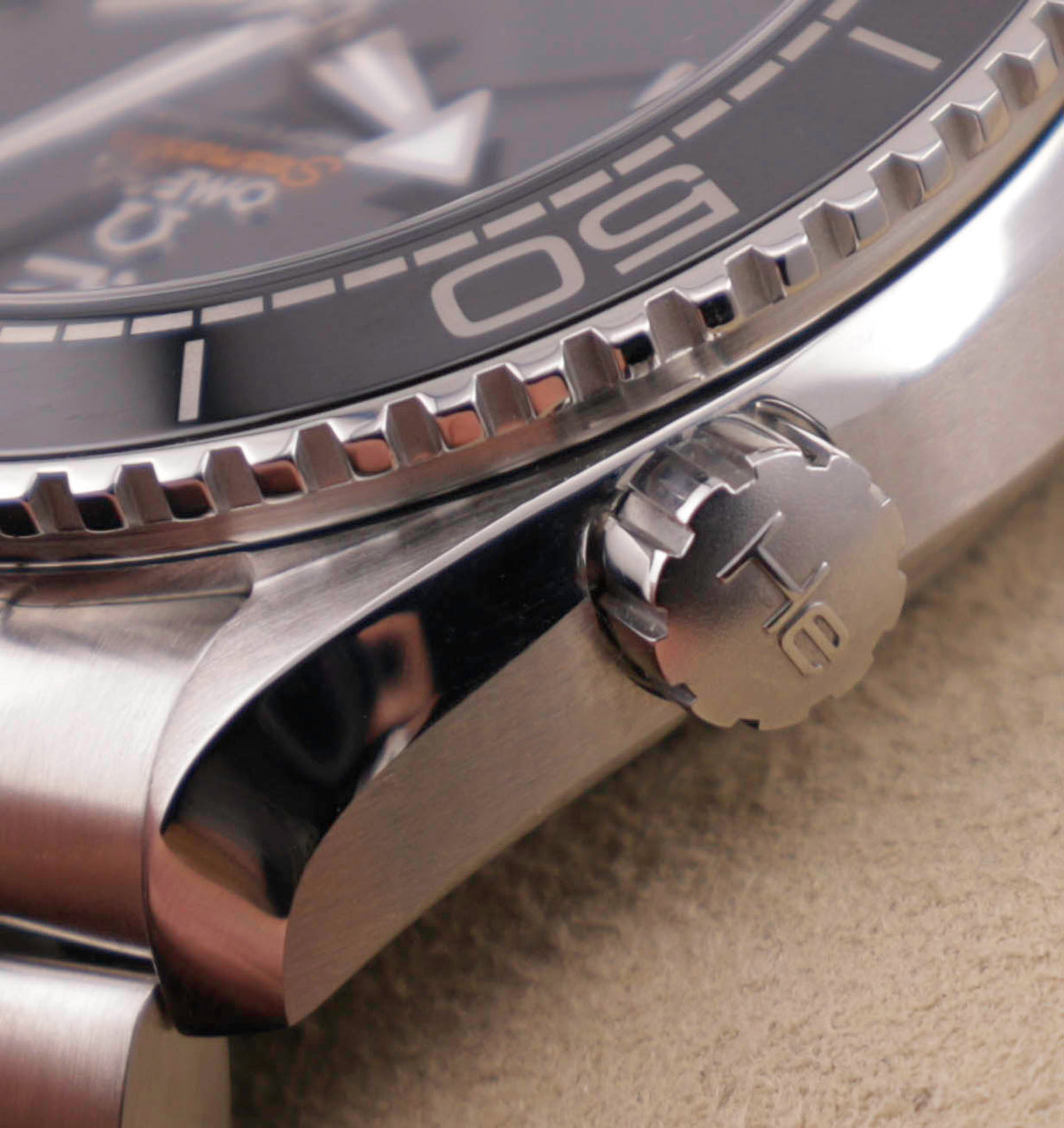 Omega Seamaster Planet Ocean 600M 215.30.44.21.01.001